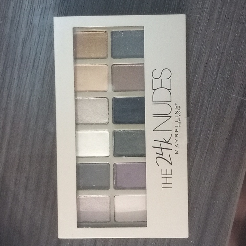 Cosmetic bundle - Picture 2 of 9